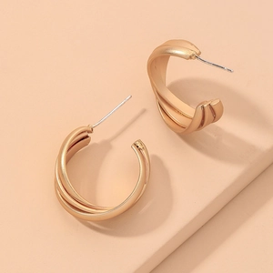 Boucles D'oreilles Créoles Géométriques Torsadées À Trois Couches Alliage Or Mat Minimaliste Avec Tige En Argent Sterling 925