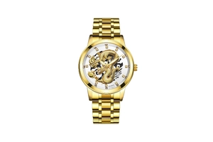 Vue détaillée du cadran dragon doré avec index en strass sur montre quartz homme