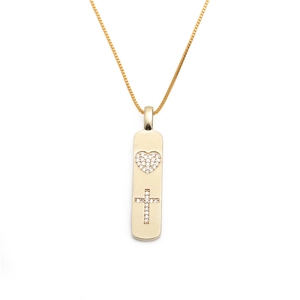 Collana dorata con pendente rettangolare decorato con cuore di cristallo e croce