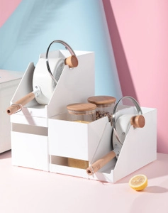Vue détaillée du support de rangement blanc modulaire pour couvercles et bocaux de cuisine
