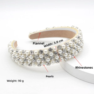 Detail view of Baroque headband with pearls and rhinestones measuring 3.0cm in width