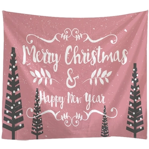 Rosa Weihnachtswandteppich mit weißem Merry Christmas Schriftzug und Bäumen