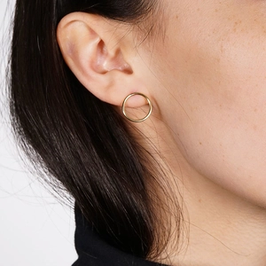 Boucles d'oreilles clous rondes creuses minimalistes en acier inoxydable pour femmes Boucles d'oreilles circulaires en acier 316L