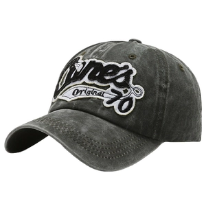Casquette de baseball vintage gris foncé délavé avec broderie Vires 70 de profil à 45°