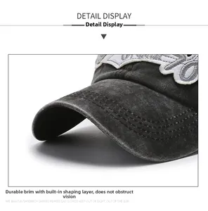 Détail de la visière pré-courbée avec couche intercalaire sur casquette en jean