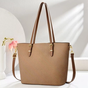 Borsa tote marrone intrecciata di grande capacità con dettagli dorati per look da ufficio