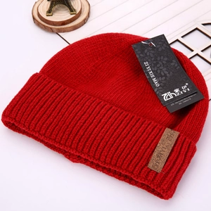 Red thick knit beanie for men featuring double-layer fleece lining and side leather patch
