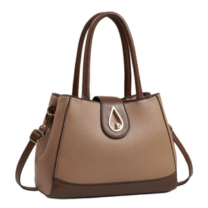 Sac bandoulière en cuir marron pour femme avec grande capacité et fermoir doré chic