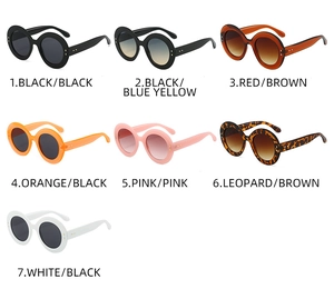 Aperçu détaillé des lunettes de soleil ovales en sept combinaisons de couleurs vintage