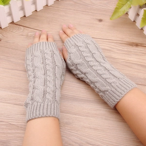 Mitaines tricotées grises pour femmes, gants d'hiver torsadés à demi-doigts chauds
