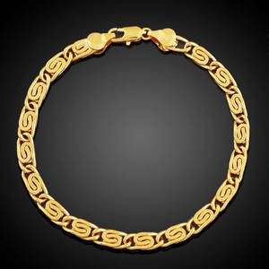 Dettaglio del bracciale a catena cubana placcato oro 18K con design S-link e chiusura
