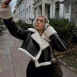 Women Faux Leather Moto Jacket Cropped Biker Coat With Faux Lamb Wool Trim Streetwear Lapel Zipper Outerwear
