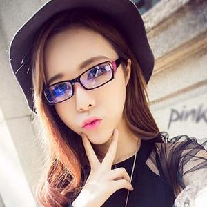Outdoor portrait of stylish oversized black square frame sunglasses with blue light reflection
