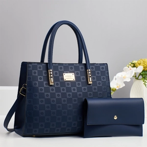Ensemble sac cabas et portefeuille bleu marine gaufré avec détails dorés chic