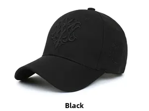 Detailaufnahme der schwarzen Baseballkappe mit 3D-Stickerei auf Baumwoll-Twill-Gewebe