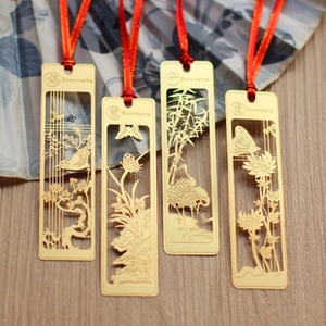 Segnalibro in Metallo Svuotato in Stile Cinese Vintage Oro Ottone Segnapagina Per Studenti Motivi Prugna Orchidea Bambù Crisantemo Elegante Regalo Di Cancelleria
