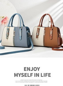 Détail de sacs à main bicolores en similicuir élégants avec panneaux à texture diagonale