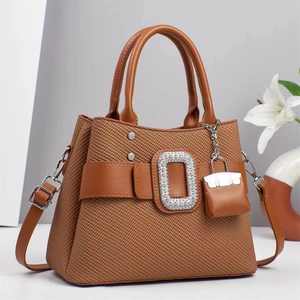 Sac À Main Mode Femme Cuir PU Texture Tissée Boucle Strass Élégant Sac Bandoulière Fourre-Tout Avec Mini Charme