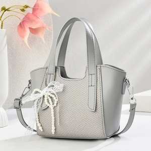 Sac à main élégant en cuir PU gris avec texture tissée et nœud en dentelle