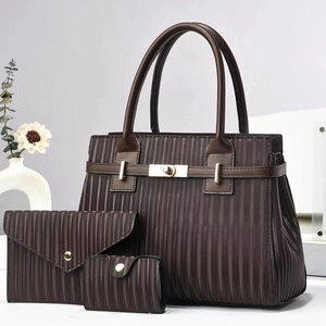 Ensemble de 3 sacs marron vintage avec texture plissée et détails métalliques dorés