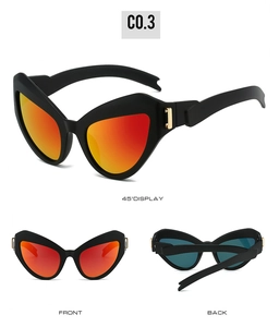 Vues détaillées de lunettes de soleil œil-de-chat noires avec verres miroir orange vif