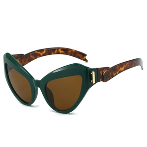 Lunettes cyclisme œil de chat, monture verte, branches tortue et verres bruns