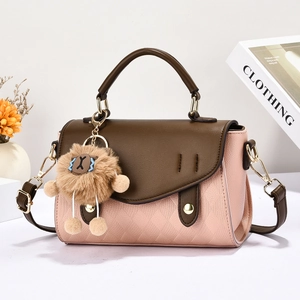 Sac à Main Matelassé en Cuir PU Bloc de Couleur pour Femme Grande Capacité Sac à Bandoulière Avec Charme de Lion