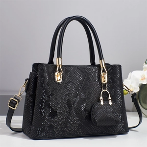 Fashion Women Handbag Snake Pattern PU Leather Shoulder Bag With Mini Pendant Pouch Elegant Large Capacity Crossbody