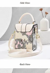 Seiten- und Rückansicht der eleganten Paisley-Handtasche mit Plüsch-Anhänger in Apricot