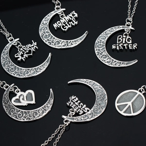 Collana con ciondolo luna luminoso argento con ciondoli lettere per donne e ragazze