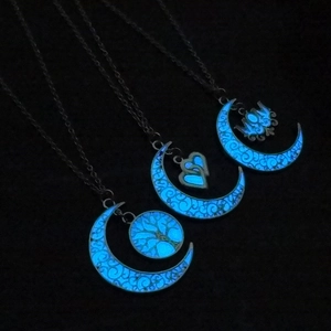 Set di collana con mezzaluna luminosa albero cuore e ciondoli lettera per donna e uomo