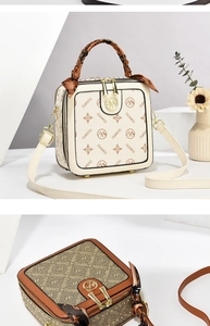Détail des sacs à main rétro avec poignées en soie et ferrures dorées élégantes