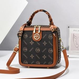 Sac À Main Carré Rétro Cuir PU Imprimé Monogramme Sac Bandoulière Avec Poignée Foulard Satin Dorée Pour Femmes
