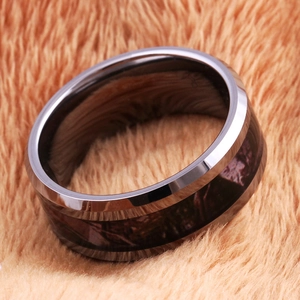 Bague en tungstène 8mm avec bords polis argentés et incrustation motif marbre