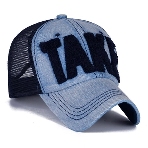 Cappellino trucker in denim con ricamo TAKE a contrasto e rete traspirante blu