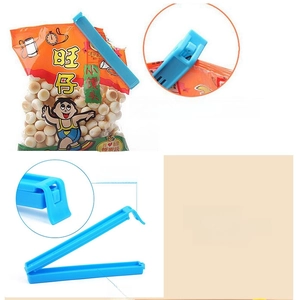 Detail view of 11cm blue plastic food sealing clip with self-locking buckle and sealing groove