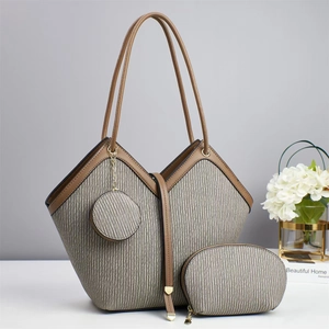 Ensemble chic de 3 sacs à main plissés kaki avec bandoulière et détails dorés