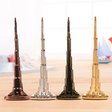 Set di quattro modelli Burj Khalifa in metallo in bronzo, argento, nero e oro