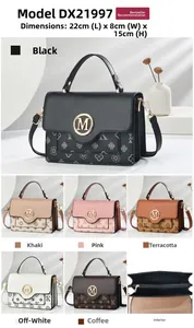 Close-up of stylish flap crossbody bags with M-logo and 22x8x15cm size specifications