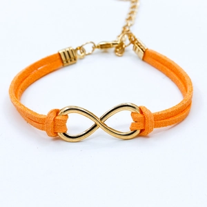 Bracelet symbole infini doré avec cordon en daim orange double brin et chaîne ajustable
