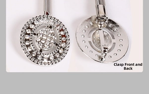 Vues avant et arrière de la boucle de ceinture argentée ornée de cristaux brillants