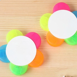 5-color flower shaped highlighter with pink yellow orange green and blue petal tips