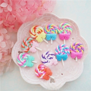 Pendentifs sucettes arc-en-ciel en résine avec nœuds pour coques de téléphone et bijoux