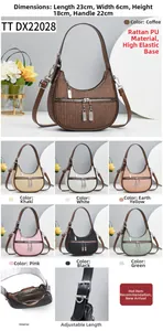 Détails de la texture tissée et de la bandoulière réglable de ce sac à main semi-circulaire
