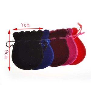 7x9cm velvet drawstring jewelry pouches in various colors with scalloped edge detail