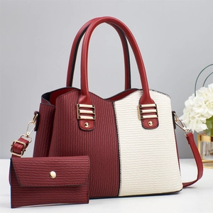 Set due pezzi borsa a mano bordeaux e crema con portafoglio coordinato plissettato