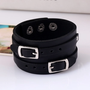 Bracelet punk large en cuir noir pour hommes avec boucles réglables et boutons-pression