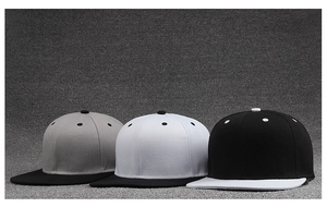 Detailed comparison of three contrast color hip-hop baseball caps in grey, white, and black