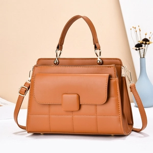 Détails du sac à main marron en cuir PU avec motifs en relief et boucles dorées