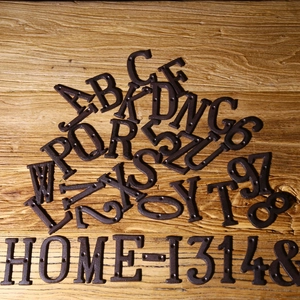 Set di lettere e numeri decorativi in ghisa per targhe domestiche e scritte fai da te